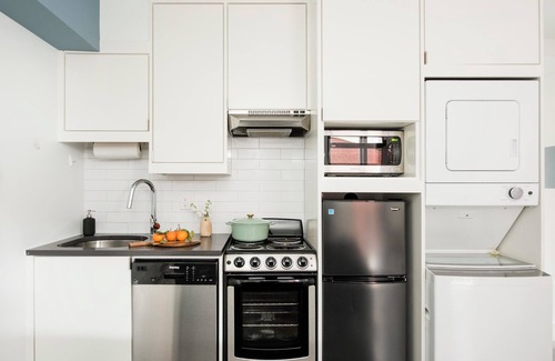 Virginia Highland Apartment | The Ambra, Rooftop Skyline View!