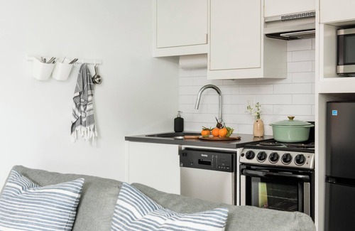 Virginia Highland Apartment | The Ambra, Rooftop Skyline View!