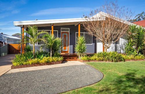 Callala Beach House | The Anchor - Pet Friendly - 5 Mins Walk to Beach - EV Charging