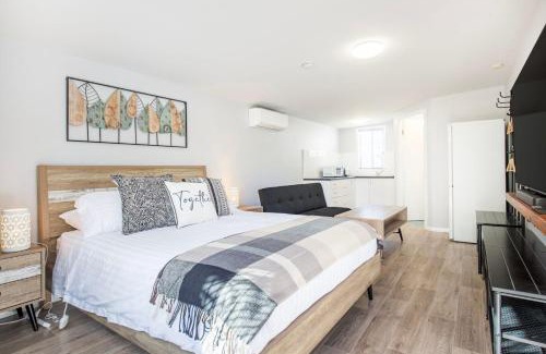 Callala Beach House | The Anchor - Pet Friendly - 5 Mins Walk to Beach - EV Charging