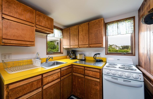 Mid-Coast and Islands Cottage | The Anchorage - Charming Bailey Isl cottage with beautiful views of Casco Bay