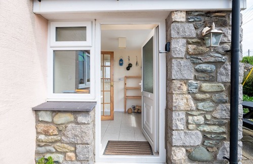 Llanddeusant Apartment | The Anchorage is a spacious 4-bedroom holiday cottage in Church Bay