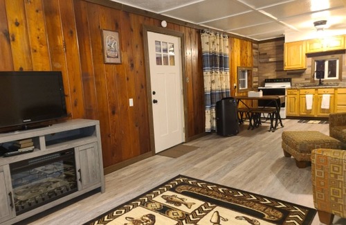 Hillsboro Cabin | The Angler