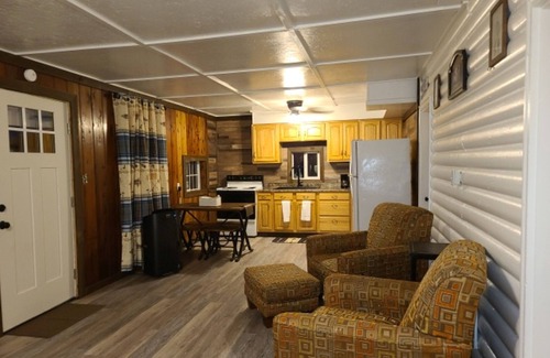 Hillsboro Cabin | The Angler