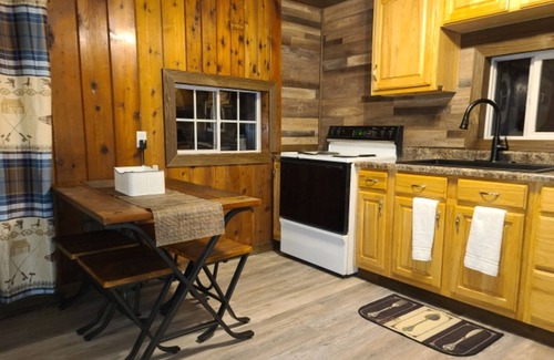 Hillsboro Cabin | The Angler