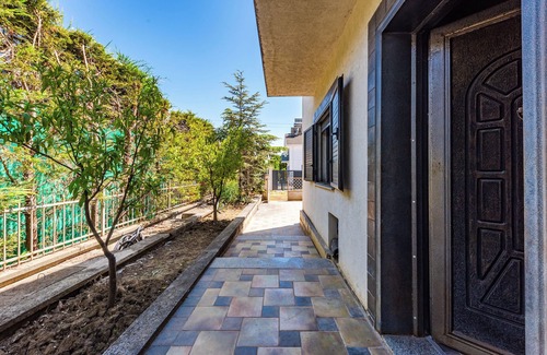 Golem Villa | The Antique Villa Seaside