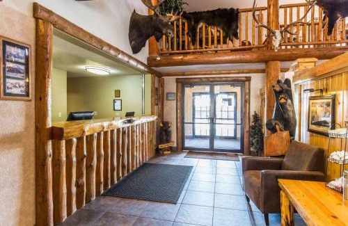 Gardiner Hotel | The Antler Lodge - Gardiner