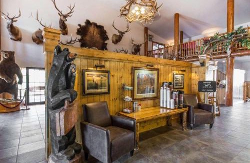 Gardiner Hotel | The Antler Lodge - Gardiner