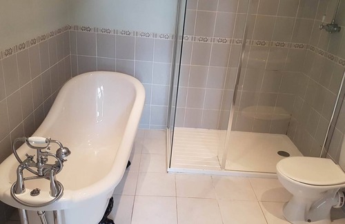 Amesbury Hotel | The Antrobus Hotel