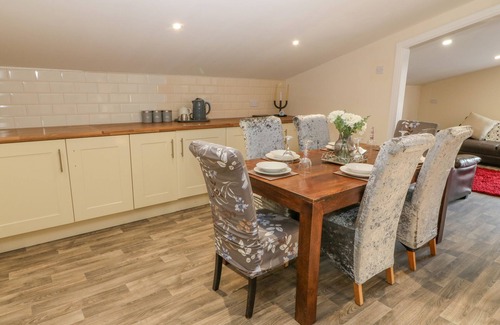 Elim Cottage | THE APARTMENT AT PLAS YR EITHIN, pet friendly in Llanfechell