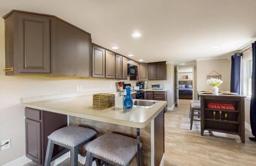 Fort Ann Apartment | The Apartment at the Compound