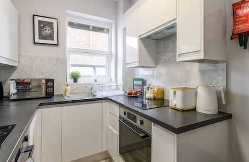 Harrow House | The Aqua Room