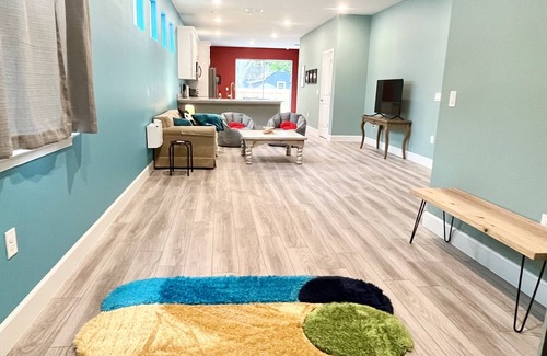 Sanford House | The Arcade House: private arcade, fully-fenced backyard, close to downtown