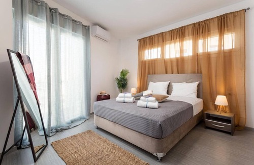 Kallithea House | The Aristotelian Suites by Athens Stay