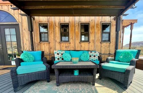 Virgin House | The Ark Tiny House near Zion National Park, Utah