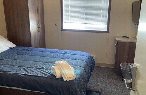 Pecos Hotel | The Armadillo Hotel Orla