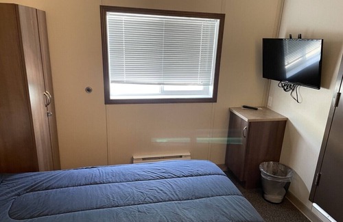 Pecos Hotel | The Armadillo Hotel Orla