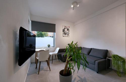 Stratum Apartment | The Art Gallery - Mario's Place - By T&S