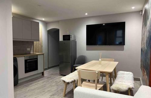 Galway City Centre House | “The Art House 6” Galway, Woodquay