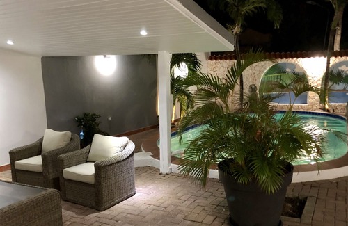 Maho Villa | The Art House Villa Beacon Hill (Simpson Bay)