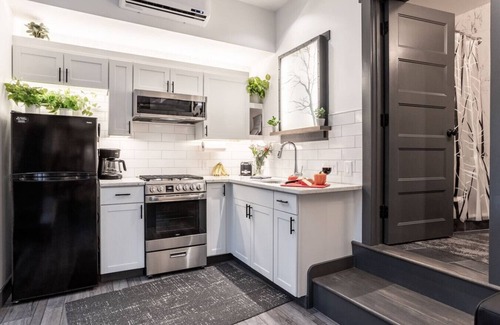 Indianapolis Condo | The Art Loft @Keystone Modern 1 Bed/1BA Studio