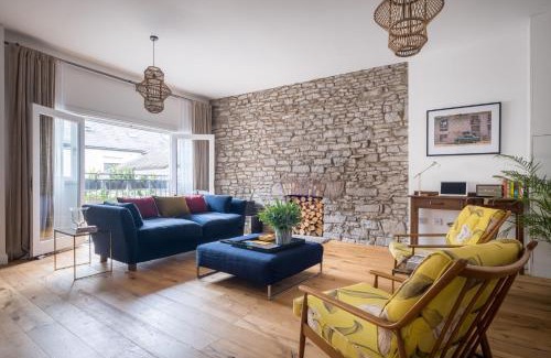 Kendal Apartment | The Artists Loft - Luxury Lake District Apartment with Private Parking