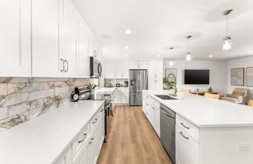 Arvada House | The Arvada Family Nook | Hot Tub & Parkside Charm
