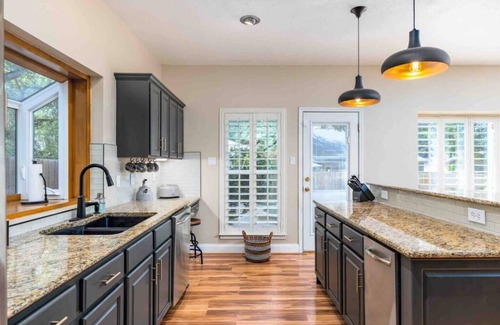 North San Antonio - SAT House | The Ashton - Heated Pool & Spa, A Luxury Retreat
