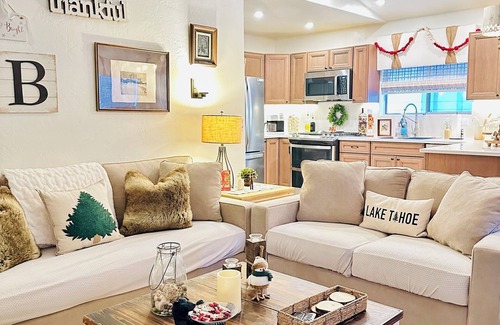 Tahoma House | The Aspen House, The Aspen House: Charming Remodeled Cabin in Tahoe.Walk to Lake in 10 min!