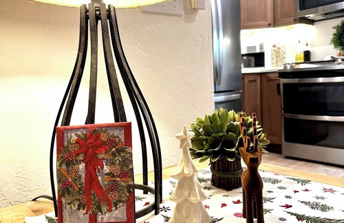 Tahoma House | The Aspen House, The Aspen House: Charming Remodeled Cabin in Tahoe.Walk to Lake in 10 min!