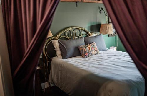 Perryville Hotel | The Atrium - A Boutique Hotel - Suite 16