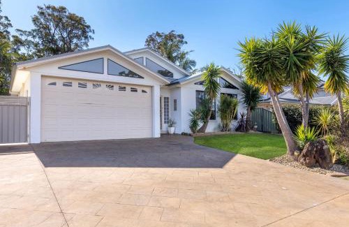 St. Georges Basin House | The Atrium by Experience Jervis Bay