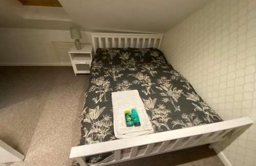 Plymouth House | The Attic En-suite Room