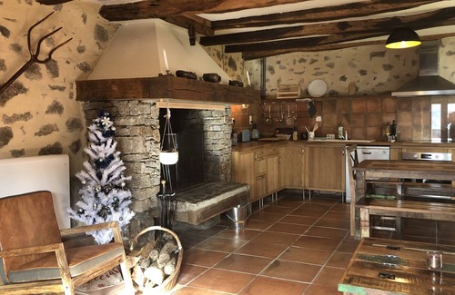Erce House | The atypical barn in the heart of the Pyrenees