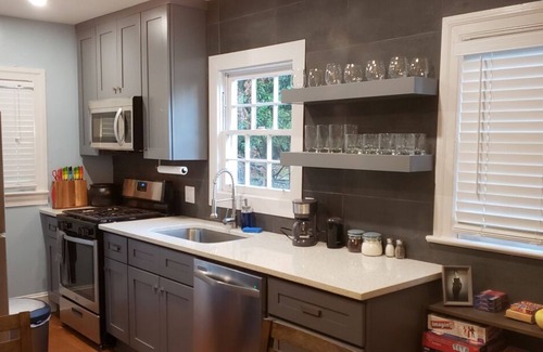 Atlantic Station Area House | The Audrey @Atlantic Station: Fire Pit, Outdoor Dining, BBQ, Cornhole/Horseshoes