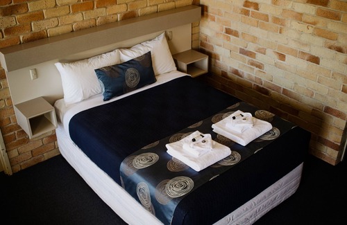 St. George Hotel | The Australian Hotel St George