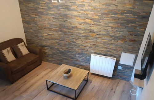 Chinon Apartment | The Authentic, duplex studio downtown