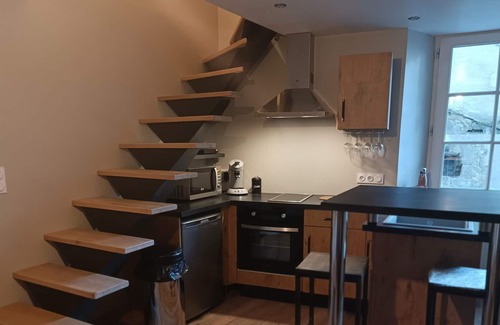 Chinon Apartment | The Authentic, duplex studio downtown