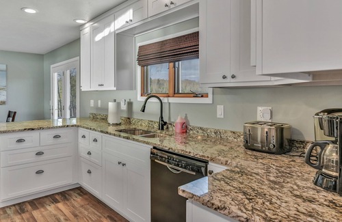 Au Train House | The AuTrain Lake House, Newly renovated home on Autrain Lake near Pictured Rocks