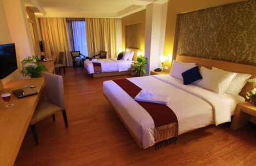 Padang Hotel | The Axana Hotel