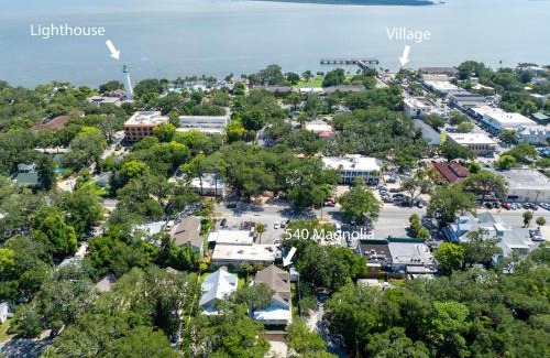 Saint Simons Island House | The B.E.A.C.H. House. - 540 Magnolia Ave