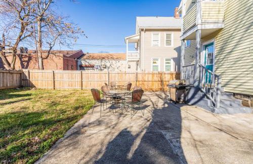 Brooklawn - St. Vincent Apartment | The B&W Haven 3BR private office by LI Ferry