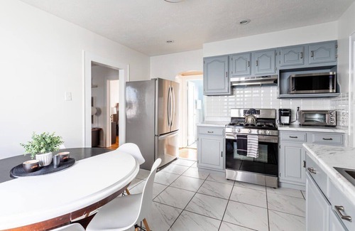 Brooklawn - St. Vincent Apartment | The B&W Haven: Stylish 3BR Escape with Private Office by LI Ferry