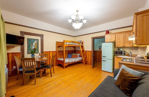 Nelson House | The Baker Suite