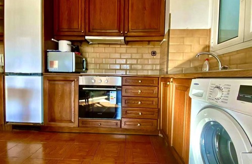 Kinosargous Apartment | The balcony overlooks the Acropolis close to attractions and supermarket