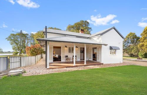 Ulmarra Bed & Breakfast | The Bank House Ulmarra
