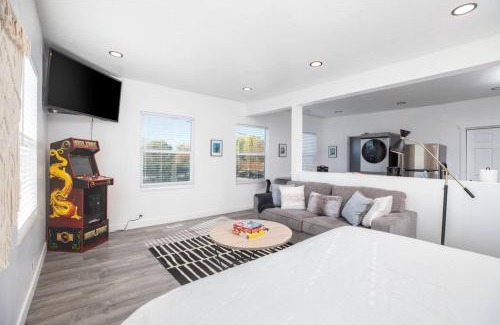 Central City Apartment | The Barber Loft-Close to Downtown 35 Mins to Ski