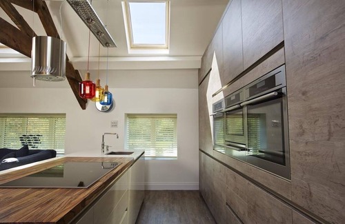 Torcross House | THE BARN, 20 AT THE BEACH, family friendly in Torcross
