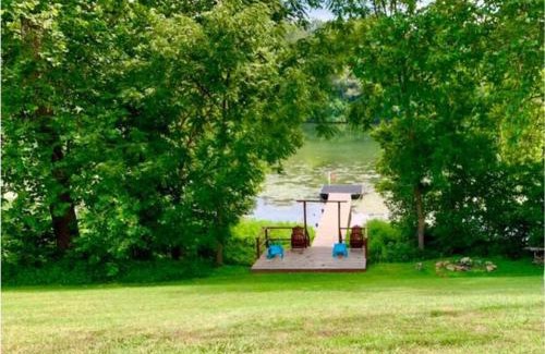 Luray House | The Barn at Evermore: riverfront retreat w/hot tub