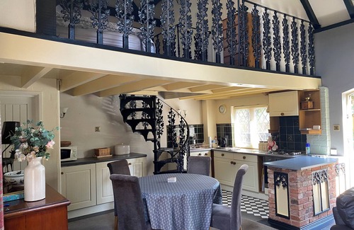 Stourbridge House | The Barn at New Wood Farm